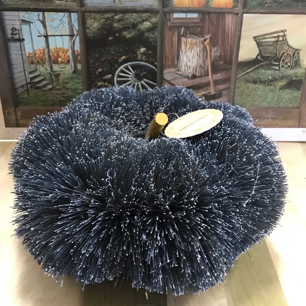 NWT Fall decor- very uniquely handmade in the Philippines.